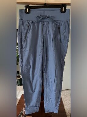 Athleta Women's Size 4 Slate Blue Trekkie North Jogger Pants 25" Inseam